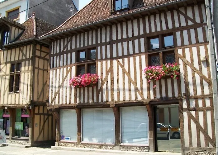 Le Clos Saint Nizier Troyes - Cathedrale- Parking - Wifi